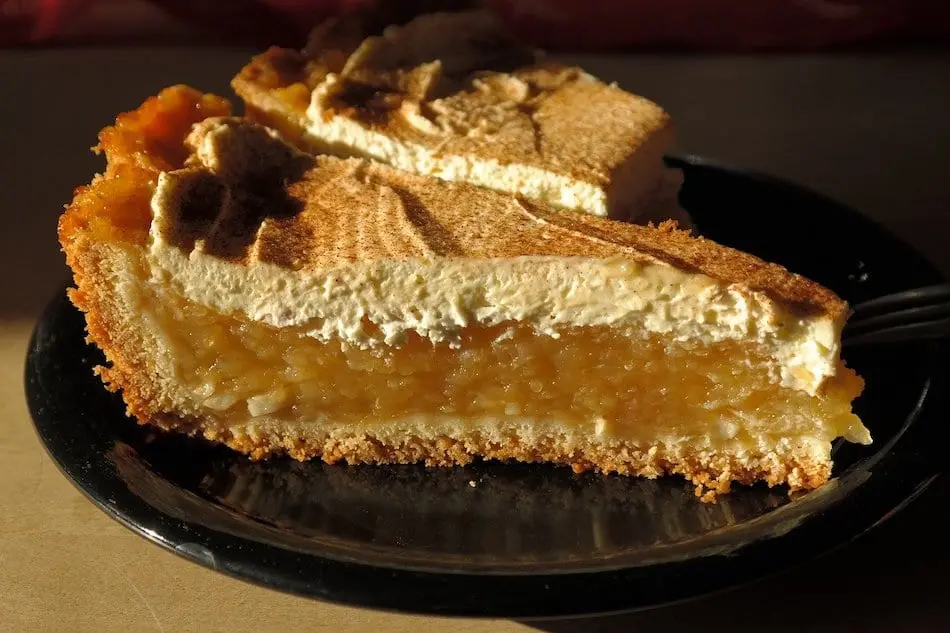 Calorie Pie, apple recipe. Chemical composition and nutritional value.