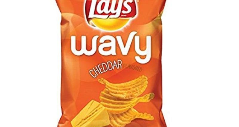 Calorie Potato chips, cheese flavor. Chemical composition and nutritional value.