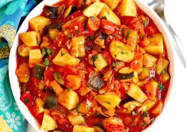 Zucchini stew with carrots