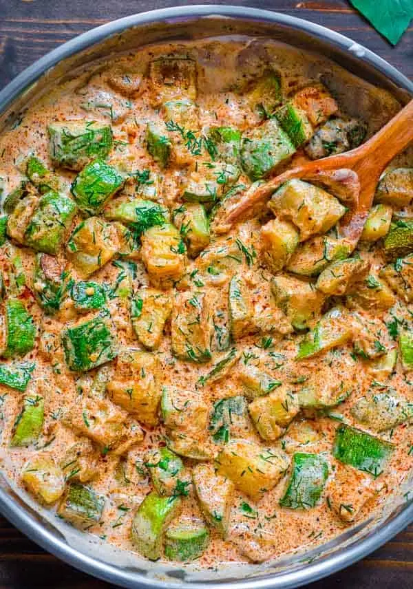 Calorie Zucchini stewed in sour cream for 2-52. Chemical composition and nutritional value.