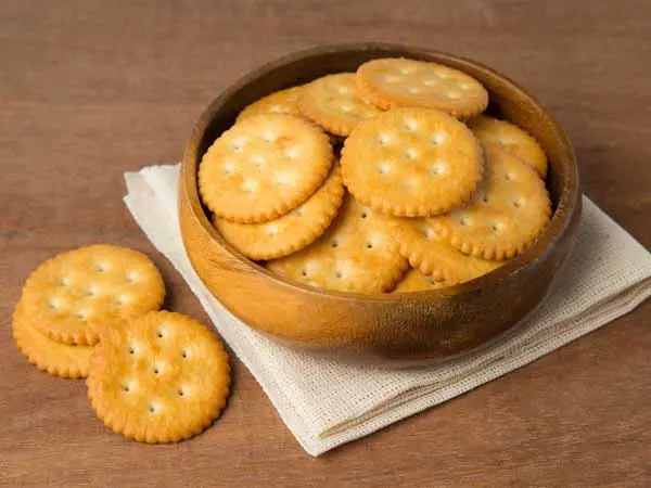 Calories Cookies, crackers, plain or honey, (including cinnamon). Chemical composition and nutritional value.