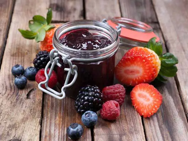 Calories Cranberry sauce, canned, sweetened. Chemical composition and nutritional value.