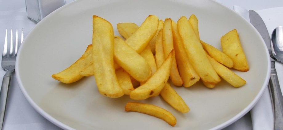 Calories French fries with steak, with salt added during frying, frozen, before cooking (raw). Chemical composition and nutritional value.