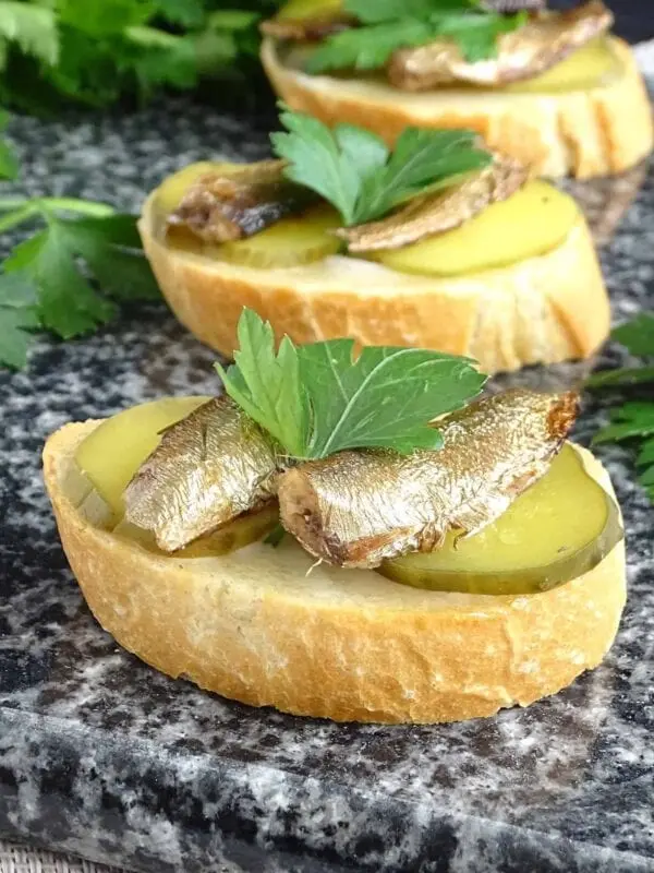 Canape recipe with sprat and egg. Calorie, chemical composition and nutritional value.