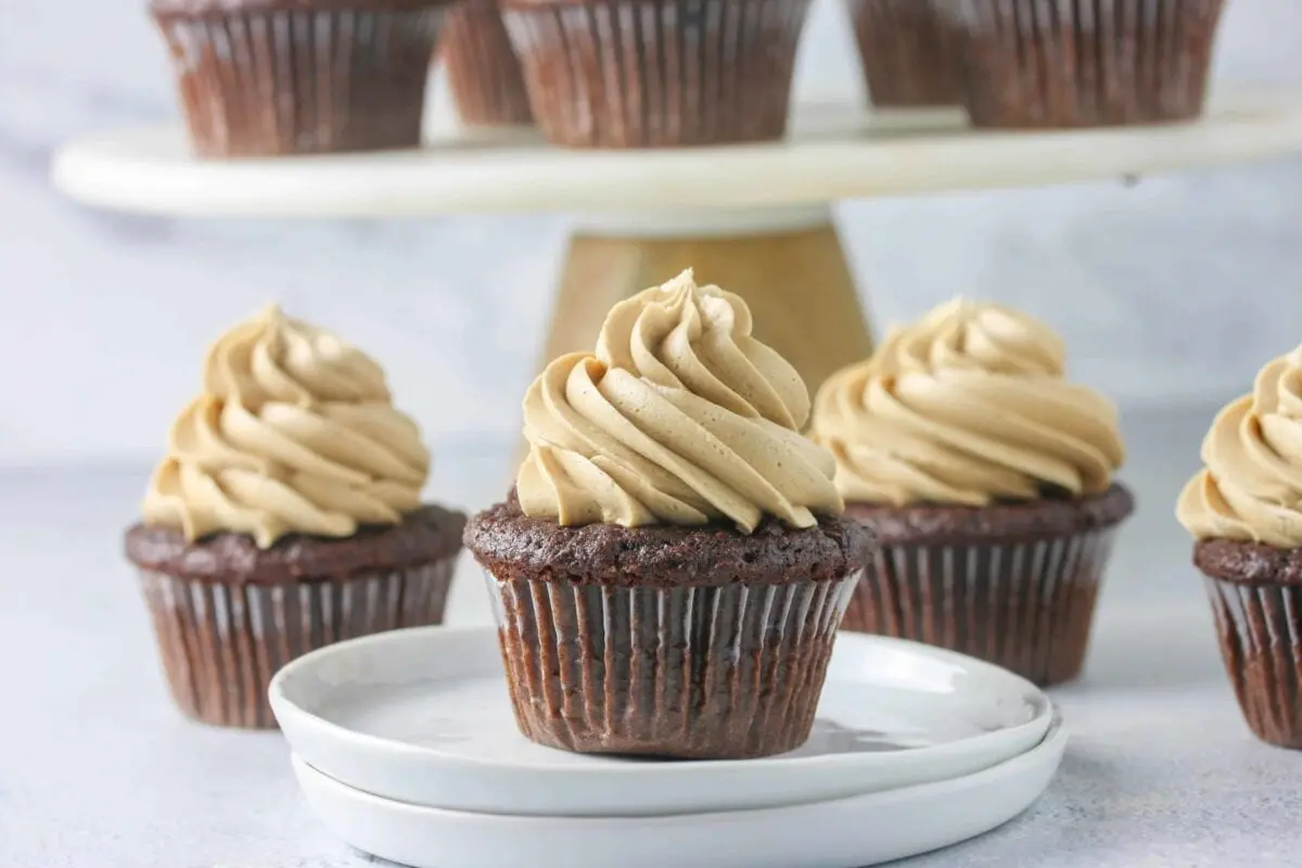 Confectionery Cupcake recipe. Calorie, chemical composition and nutritional value.