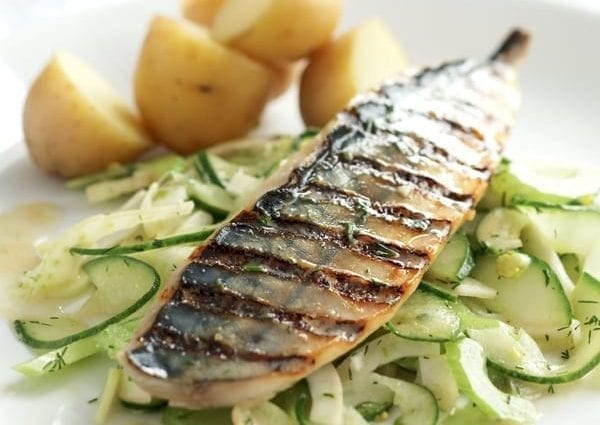 希臘鯖魚魚片食譜。 熱量，化學成分和營養價值。