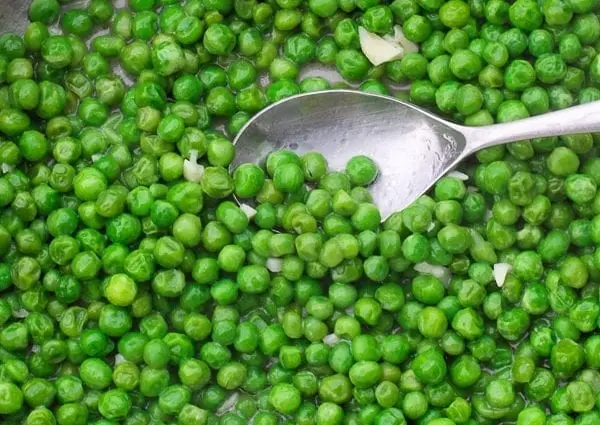 Green Peas, frozen, boiled with salt