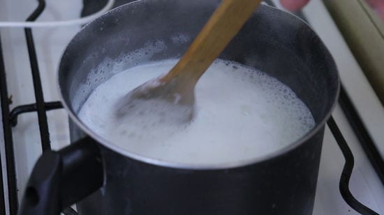 Wie man Milch kocht
