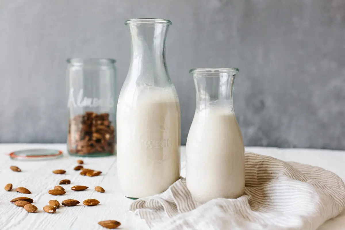 How to make almond milk