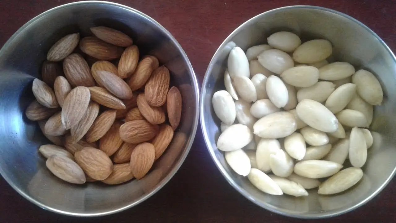 How to peel almonds