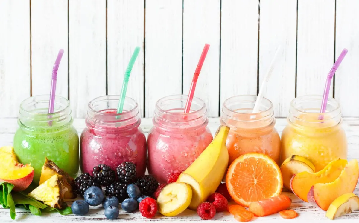 Juice drink, a mixture of vegetables and fruits, with a low calorie sweetener, and ext. vitamin C