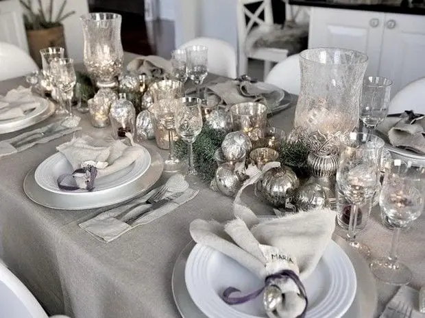 Holiday at home: interesting ideas for decorating a New Year&#8217;s table