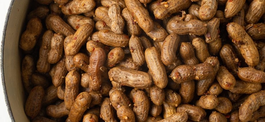 Boiled Peanuts, with salt
