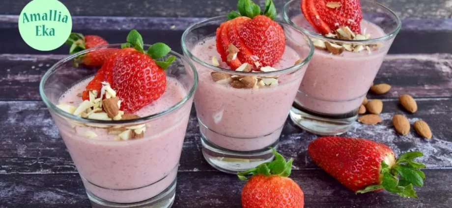 Recipe Almond Pudding with Strawberries. Calorie, chemical composition and nutritional value.