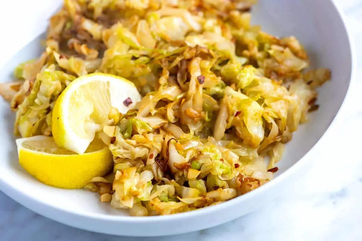 Recipe Cabbage stewed with lemon juice. Calorie, chemical composition and nutritional value.