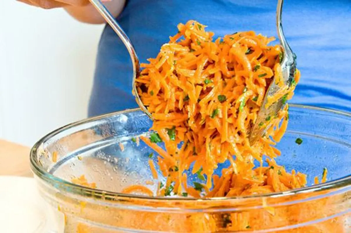 Recipe Carrot salad with nuts and honey. Calorie, chemical composition and nutritional value.