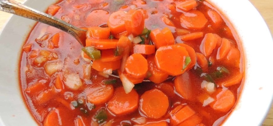 Công thức Cà rốt hầm trong nước sốt kem chua. Calo, thành phần hóa học và giá trị dinh dưỡng.