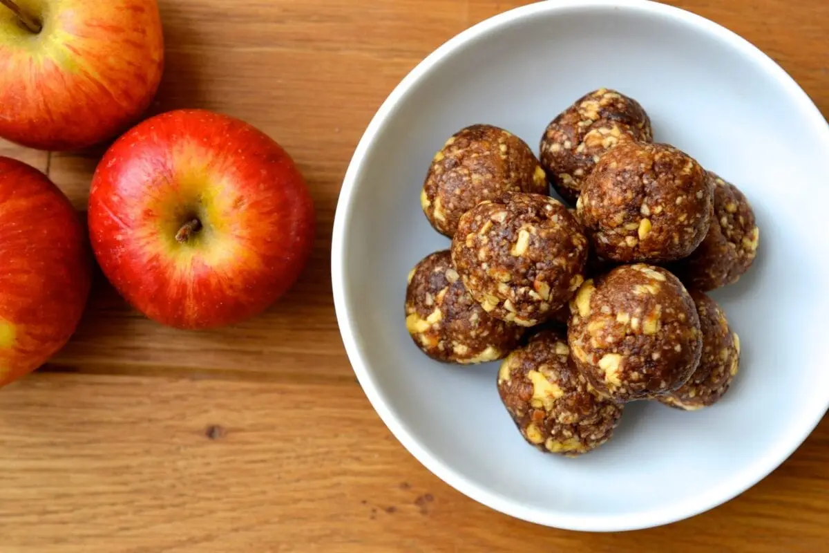 Recipe Curd balls with apples. Calorie, chemical composition and nutritional value.