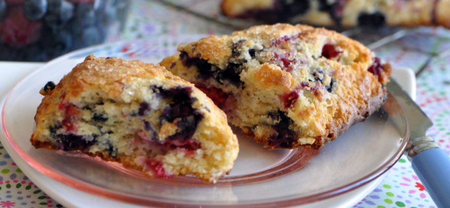 Recipe for Jam of Blueberry and Raspberry. Kalorî, pêkhateya kîmyewî û nirxa xwarinê.