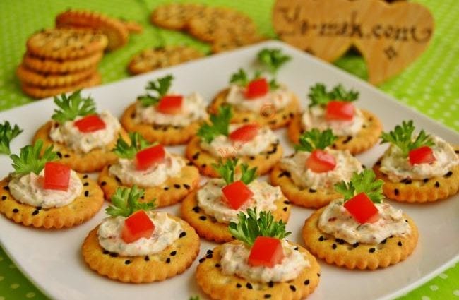 Recipe for Canape with cheese and ham. Calorie, chemical composition and nutritional value.
