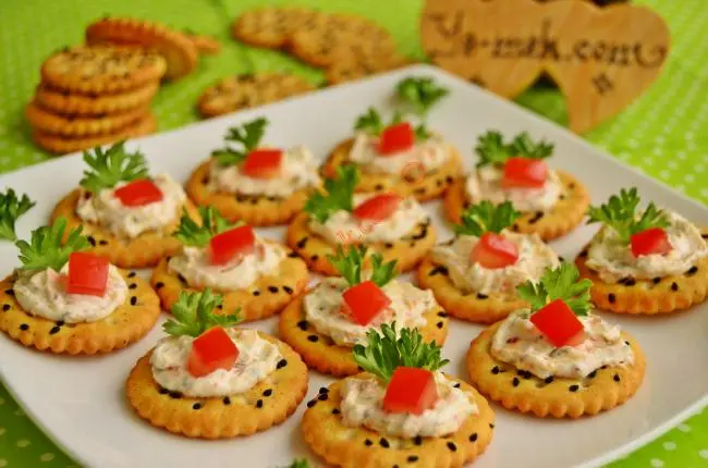 Recipe for Canape with cheese and ham. Calorie, chemical composition and nutritional value.