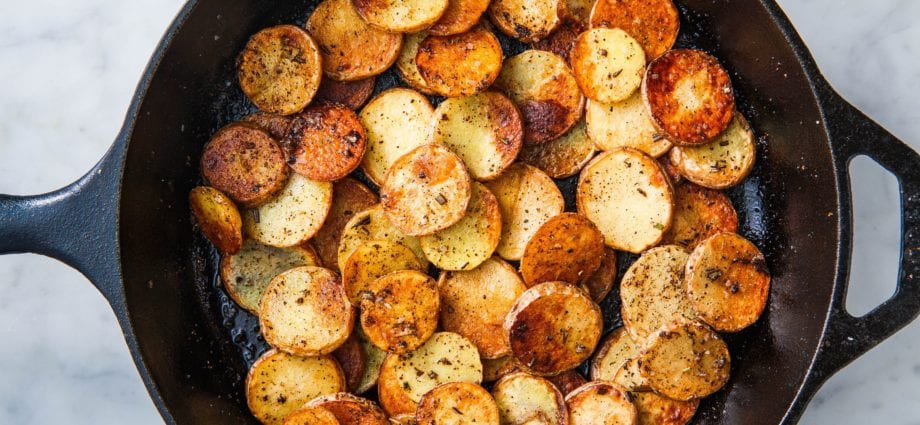 Fried potato recipe (from boiled). Calorie, chemical composition and nutritional value.