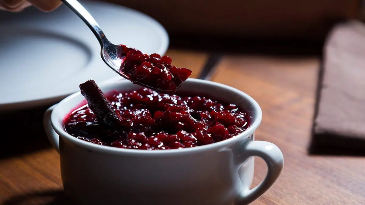 Recipe for Lingonberry Jam with Cinnamon and Cloves. Calorie, chemical composition and nutritional value.