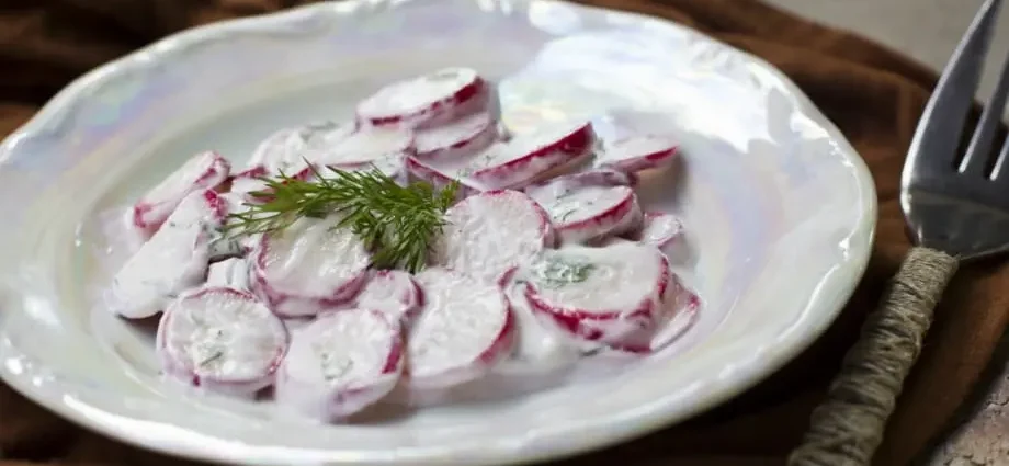 Recipe for Radish with sour cream. Calorie, chemical composition and nutritional value.