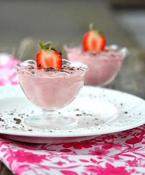 Recipe for Strawberry Pudding. Calorie, chemical composition and nutritional value.