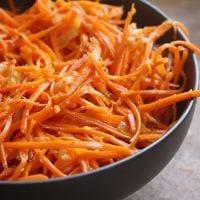 食譜韓國胡蘿蔔。 熱量，化學成分和營養價值。