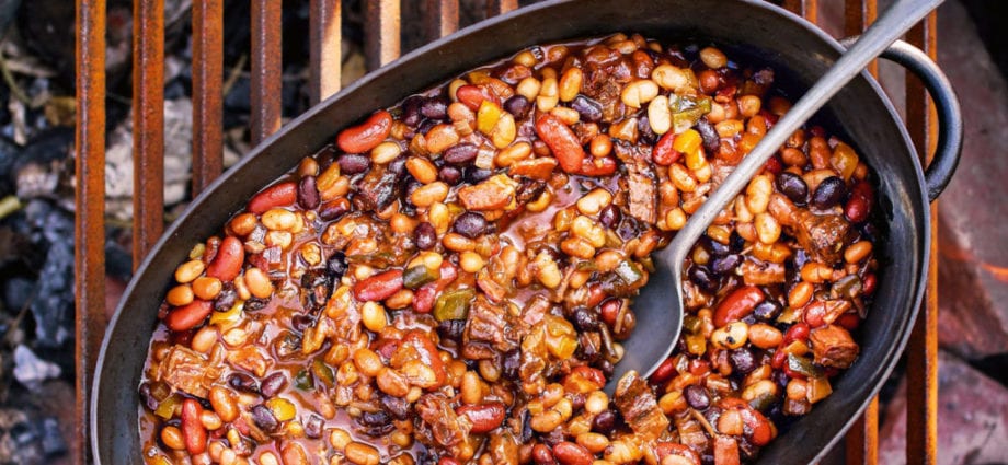 Recipe Legumes with smoked brisket or loin. Calorie, chemical composition and nutritional value.