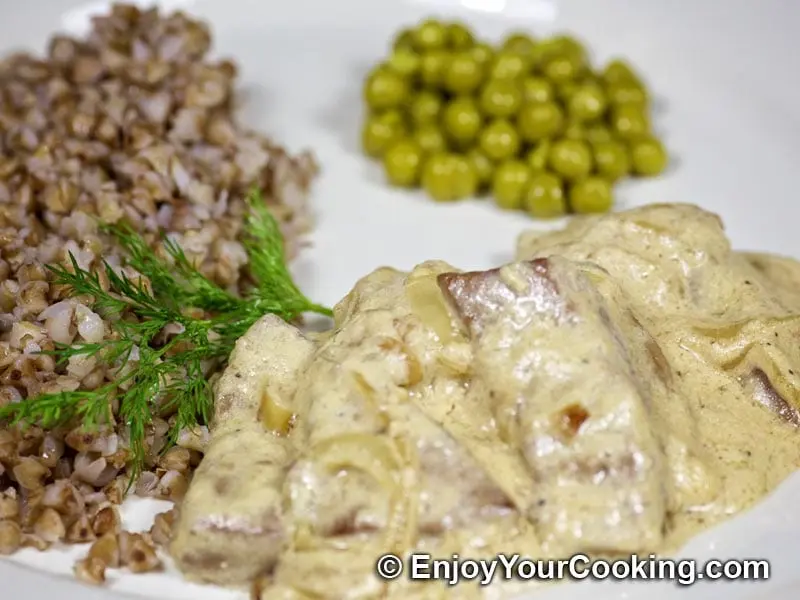 Beef liver in sour cream