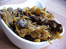 Kichocheo kilichosaidiwa sauerkraut Kalori, muundo wa kemikali na thamani ya lishe.