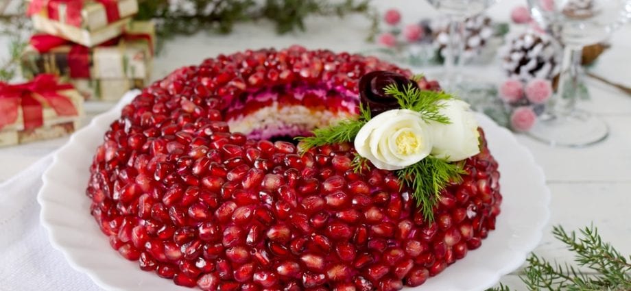 Recipe Pomegranate Bracelet Salad. Calorie, chemical composition and nutritional value.