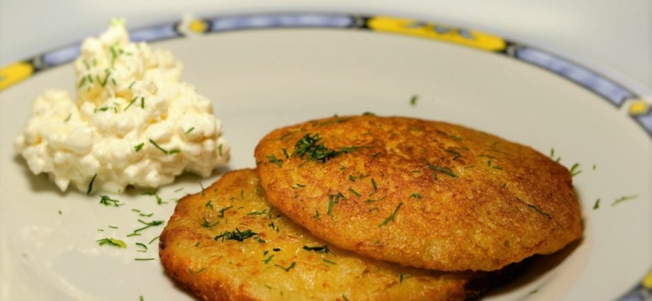 Recipe Potato keke necottage cheese. Kalori, makemikari anoumbwa uye kukosha kwehutano.