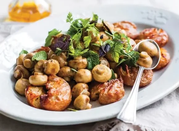 Recipe Potato salad with mushrooms and lingonberries. Calorie, chemical composition and nutritional value.