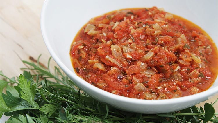 Recipe Red sauce with onions and mushrooms (hunting). Calorie, chemical composition and nutritional value.