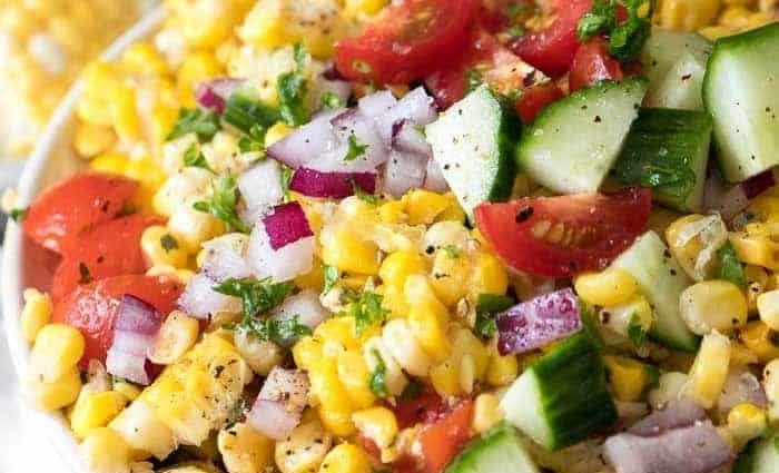 食谱沙拉用玉米。 热量，化学成分和营养价值。