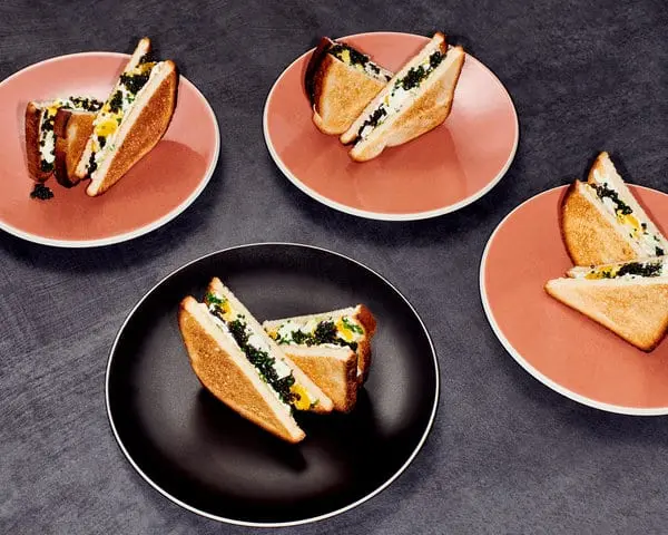 Recipe Sandwich with sturgeon caviar, granular. Calorie, chemical composition and nutritional value.