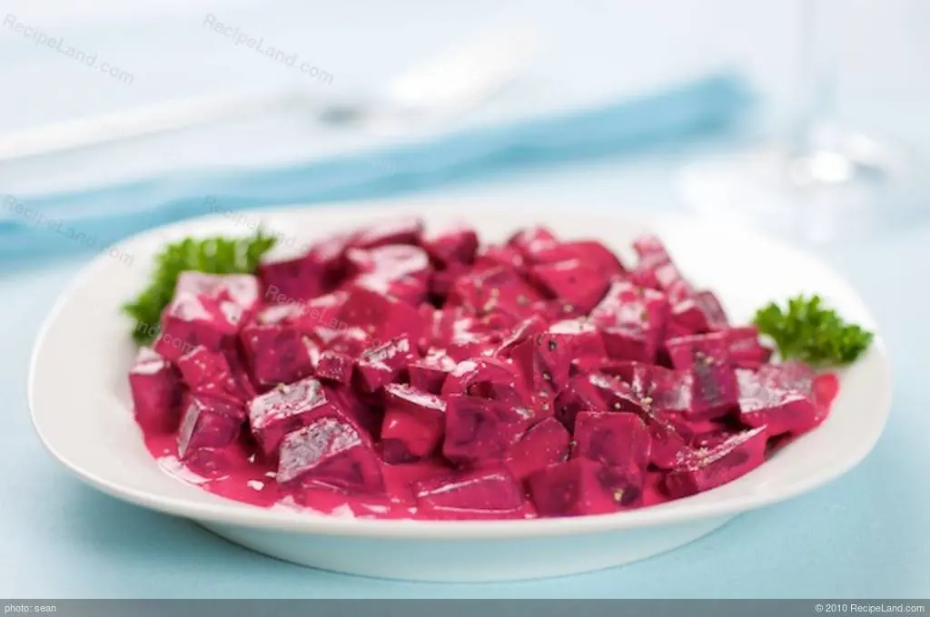 Recipe Stewed beets in sour cream or sauce. Calorie, chemical composition and nutritional value.