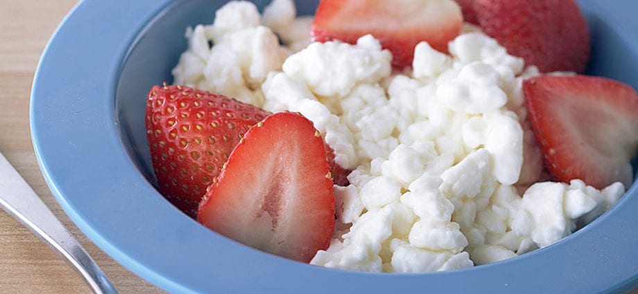 Recipe Strawberry with cottage cheese. Calorie, chemical composition and nutritional value.