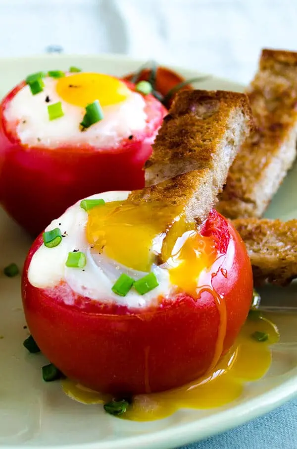 Recipe Tomatoes stuffed with egg and onions. Calorie, chemical composition and nutritional value.
