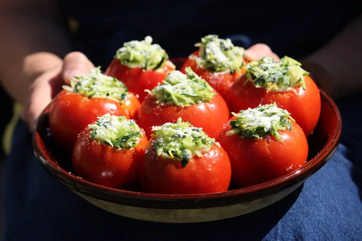 Recipe Zucchini stuffed in tomato juice. Calorie, chemical composition and nutritional value.