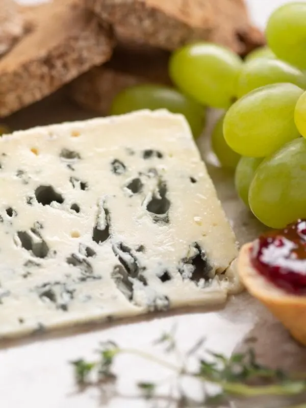 Roquefort cheese 30,6% fat, ppm 51% dry in-ve