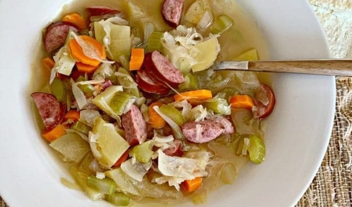 Рецепта за супа от кисело зеле 1-132. Калория, химичен състав и хранителна стойност.