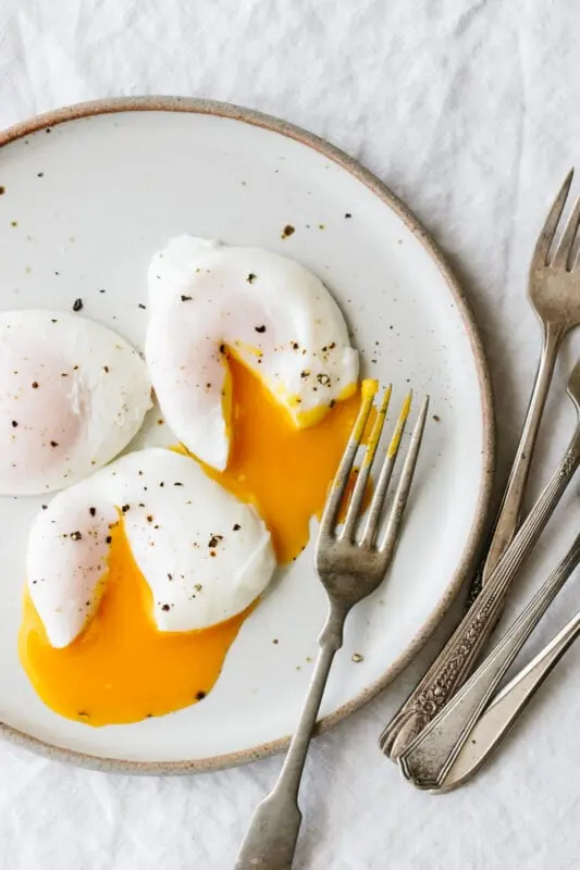 Secrets of making poached eggs