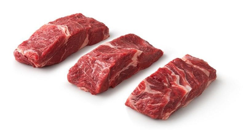 Bøf, land, udbenet, oksekød, kød og fedt, trimmet til 0 ”fedt, første klasse, braiseret