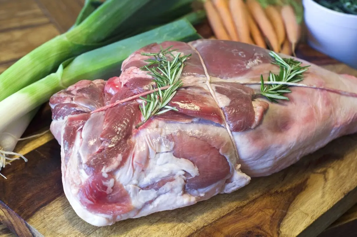 Thigh, whole, beef, meat only, trimmed to 1/4 ”fat, selected, roasted over open fire