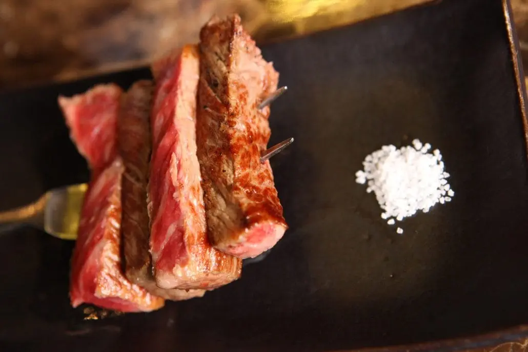 Varietal beef, upper thigh pulp, meat with fat removed to 0 ″, fried