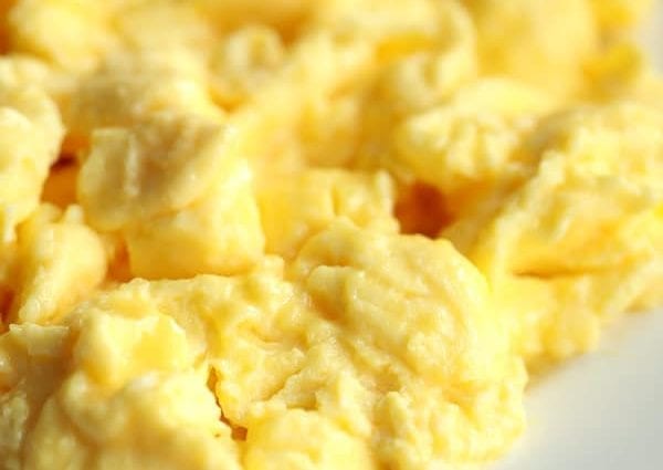 Why do scrambled eggs need water